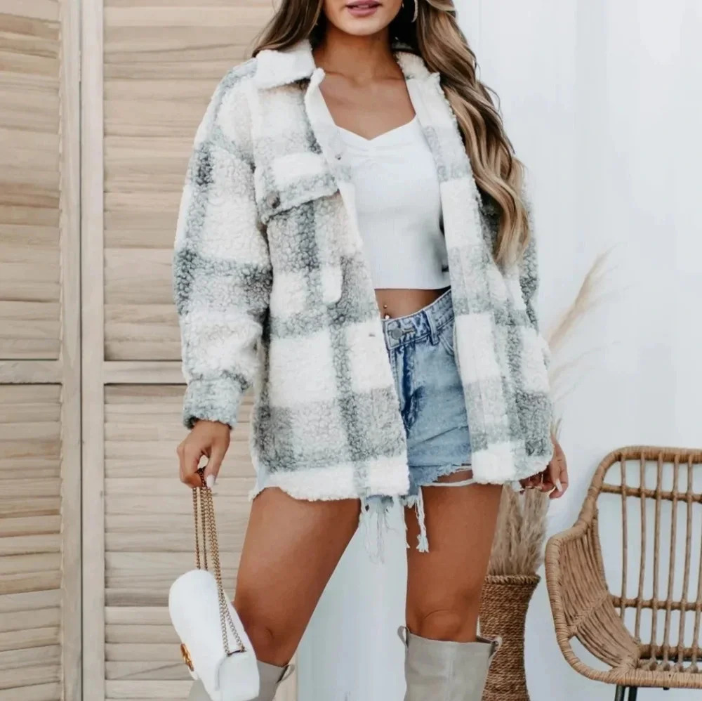 Moon River Plaid Shacket Teddy fuzzy Oversized Size Medium Beige gray